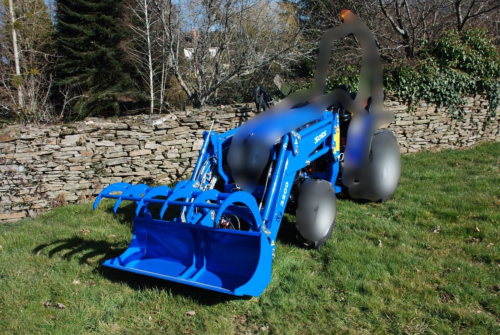 Chargeur frontal  SOLIS 3200, avec godet multifoction 1,20 pour tracteur SOLIS 26.