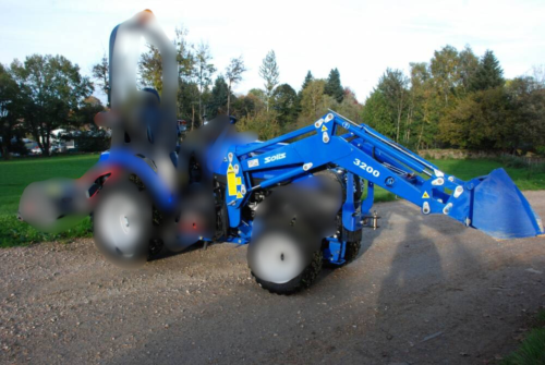 Chargeur frontal SOLIS 3200, avec godet pour tracteur SOLIS 26.